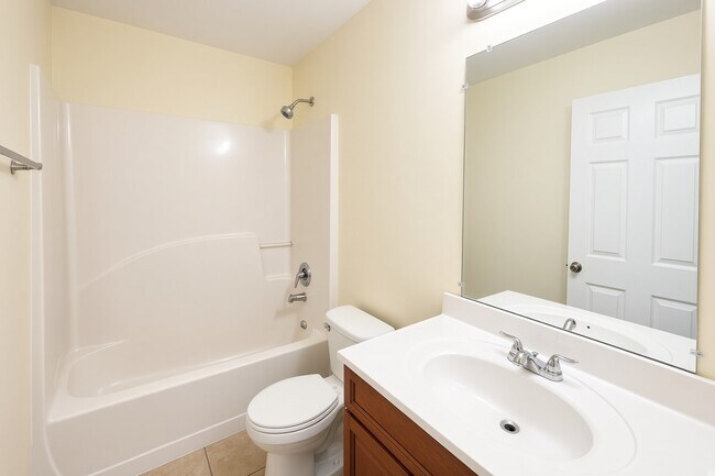 Photo - 2408 Vernon Ave S