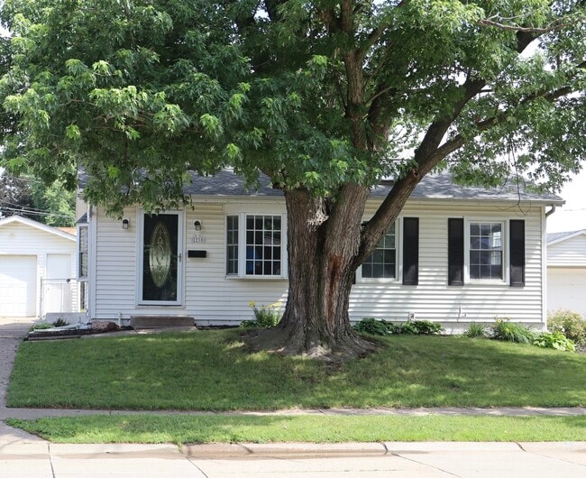 Photo - 2230 Brookside Dr