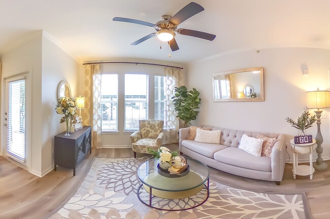 Photo - Woodland Point