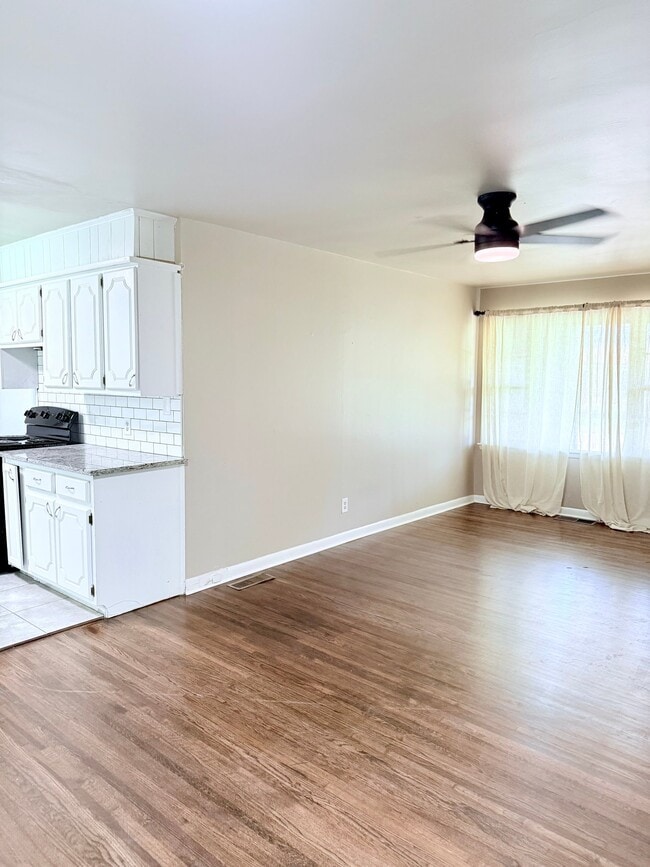 Photo - 310 S 8th St