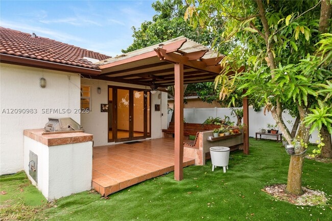 9822 SW 159th Path