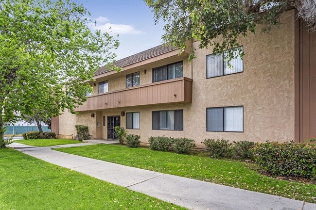 Chatsworth Available Now - Chatsworth Available Now Apartment Unit VIII