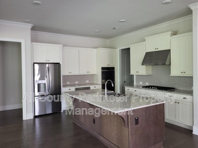 Photo - 819 Olmsted Ln