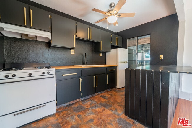 Photo - 1323 N Olive Dr