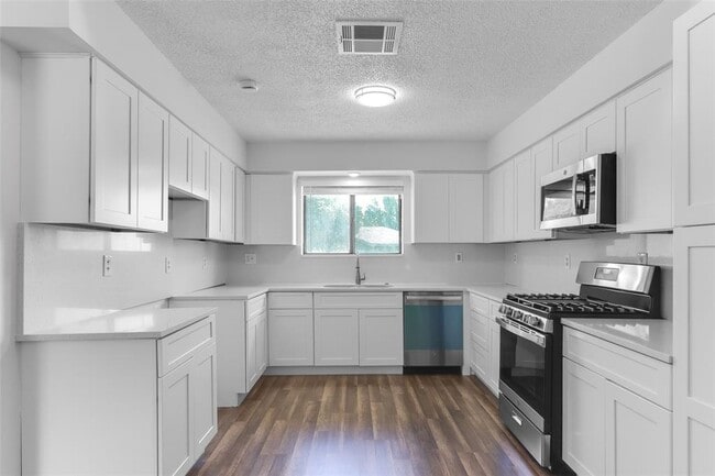 Photo - 2509 Sumac Ln