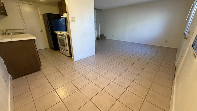 Photo - "Charming 2-Bedroom Townhouse in Phoenix -...
