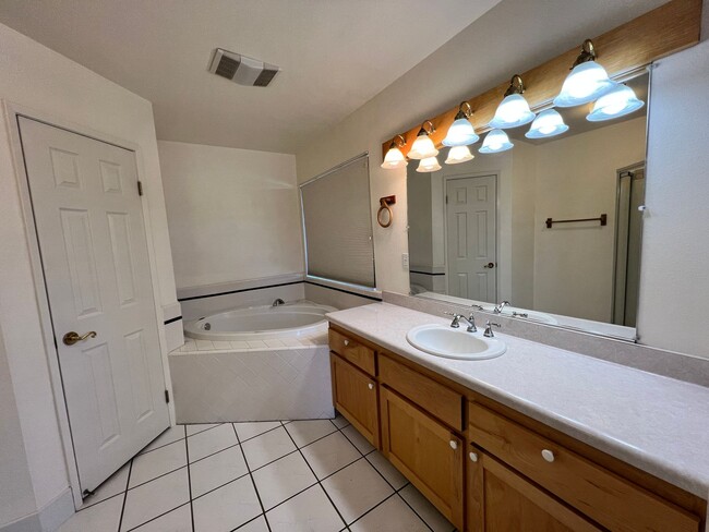 Photo - BEAUTIFUL Mountain Home