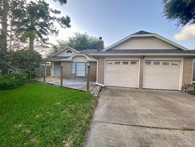 Building Photo - 3003 Briar Dr