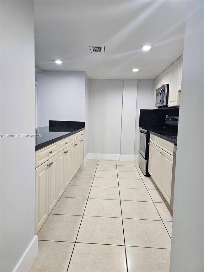 Photo - 6930 Miami Gardens Dr Unit 1-412