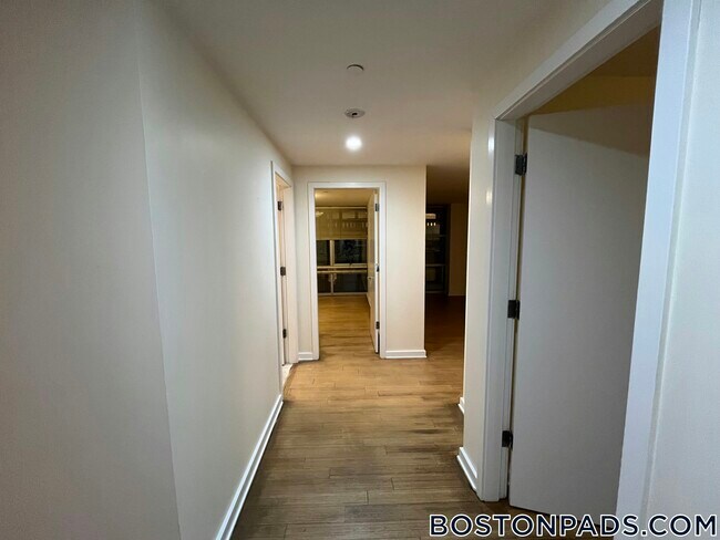 Photo - 40 Boylston St Unit 405