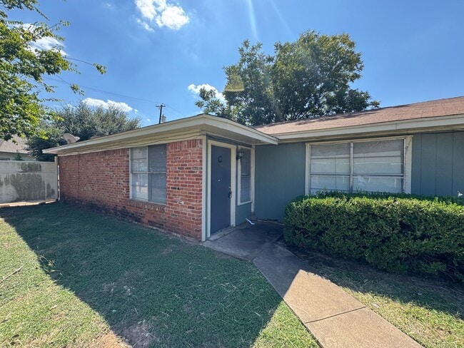 Photo - Duplex *LEASING SPECIAL AVAILABLE*