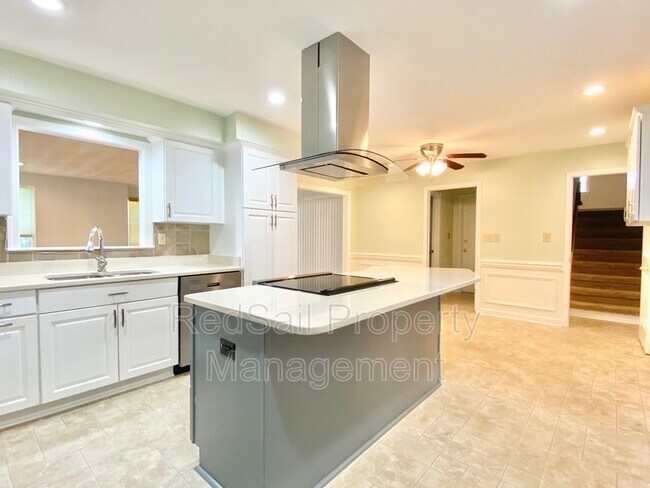 Photo - 565 Sterling Rd