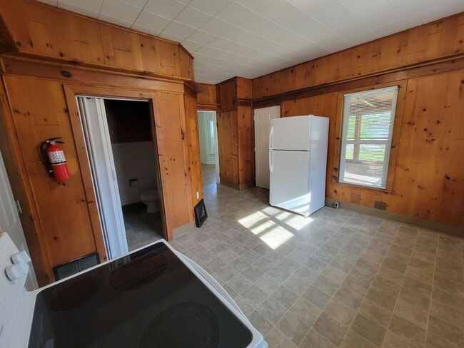 Photo - 105 Seymour St