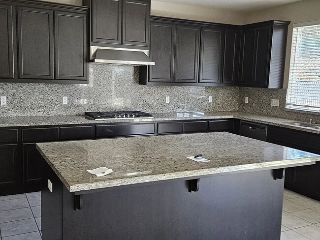 Photo - "Charming Copperopolis Retreat: Spacious 3-Bedroom Haven with 2.5 Baths & Cozy Fireplace!"