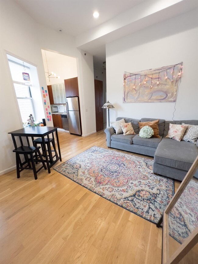 Building Photo - 42 Prospect St Unit 4C