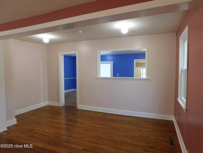 Photo - 107 Noyes Ave