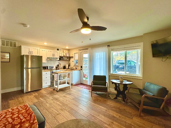 Photo - 33 Walker Ave Unit B