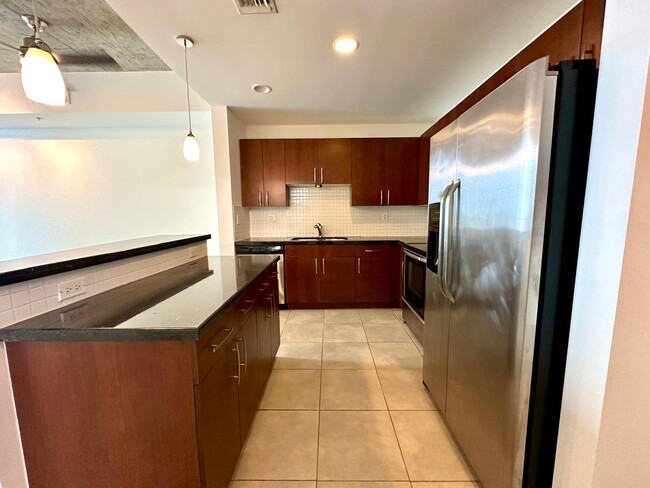 Building Photo - 300 S Australian Ave Unit 921 Rental
