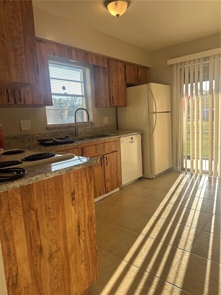 Photo - 951 Bryan Ct