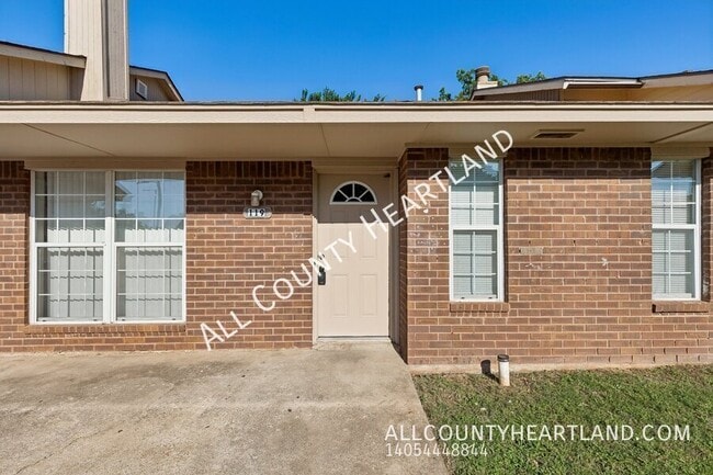 Building Photo - 119 Woodman Dr