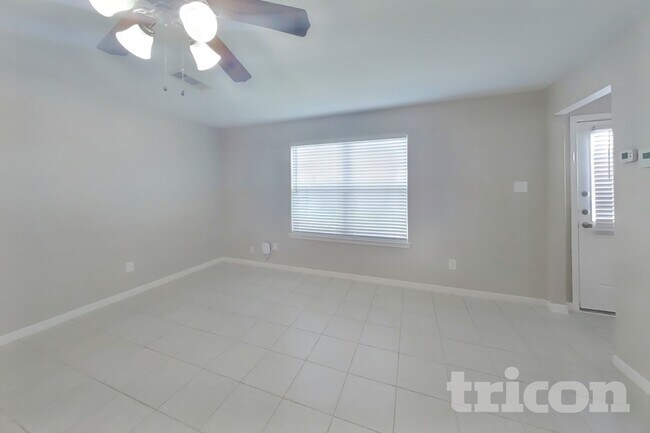 Photo - 628 Totem Trail Dr