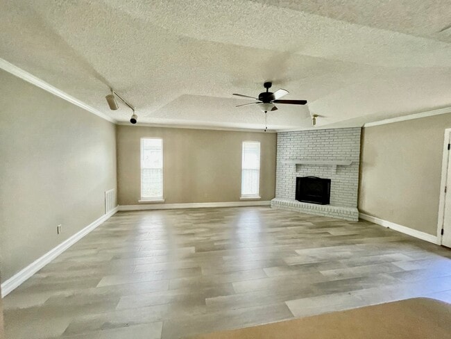 Photo - 10439 Inverness Dr