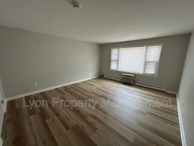 Photo - 45 Marlborough St Unit 3B