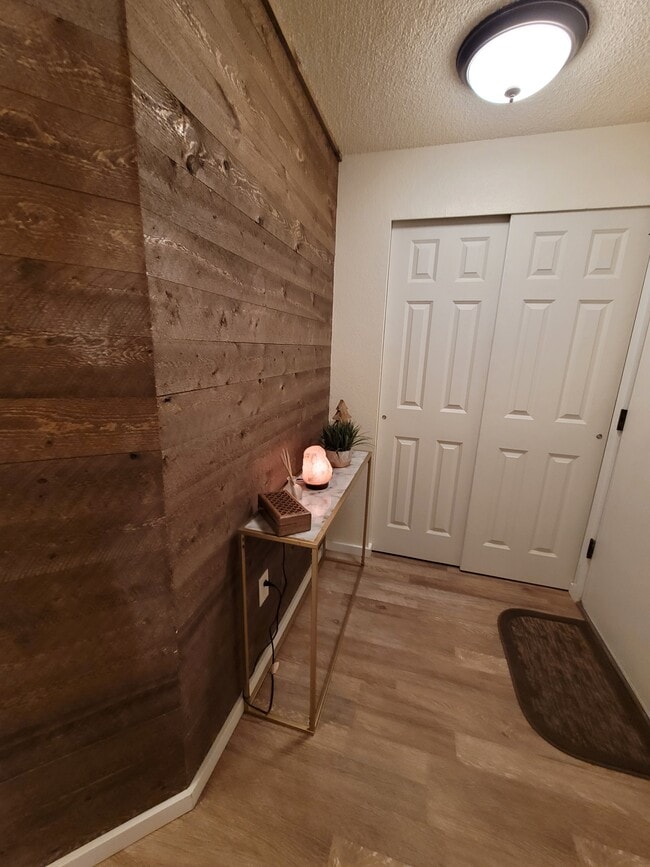 Beautiful wood entry way - 15707 4th Ave S Unit 23