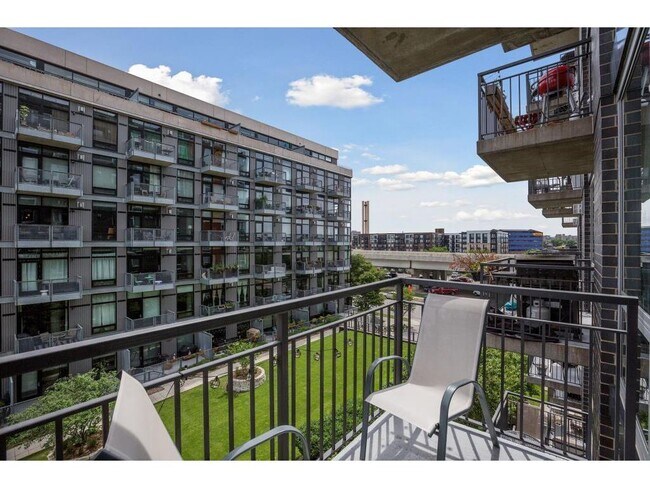 Photo - 730 N 4th St Unidad 410