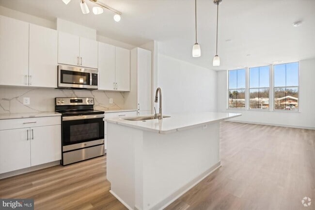 Building Photo - 10755 Fairgrounds Dr Unit 406 Rental