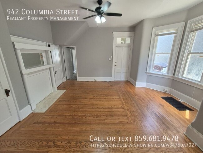 Photo - 942 Columbia St Unidad 1