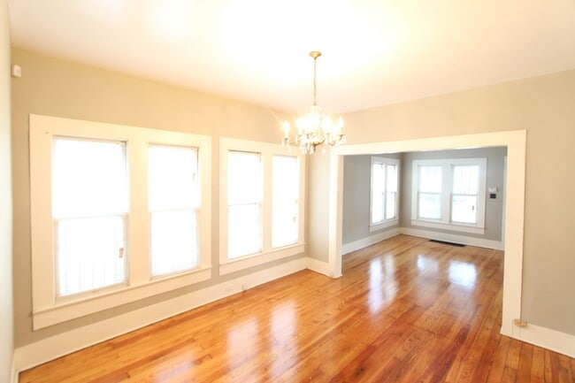 Photo - Bush Hills Beauty - 3 Bedroom 2 Bath