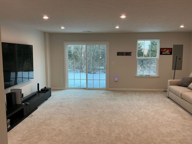 Photo - 836 Blackcomb Dr