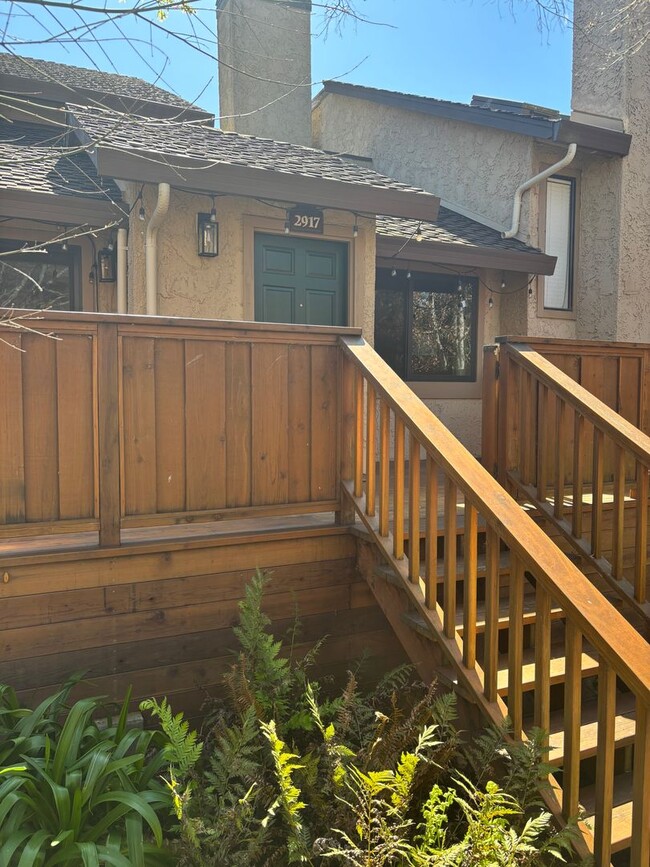 Building Photo - Two Bedroom Two Bath, plus Office Townhouse in Aptos