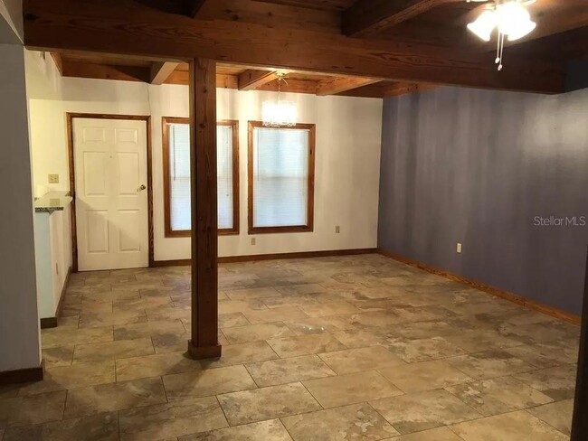 Photo - 758 N Westmoreland Dr