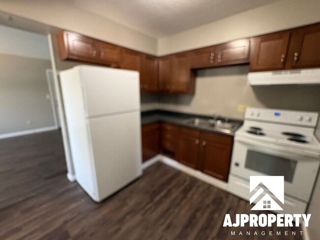 Photo - 3309 S Elmwood Ave Unit 2