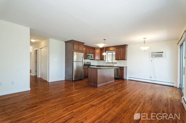 Photo - 384 Warburton Ave Unit APT 2A