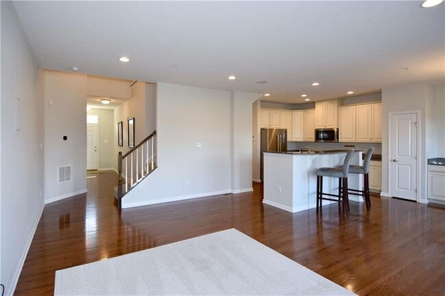 Photo - 616 Edison Dr