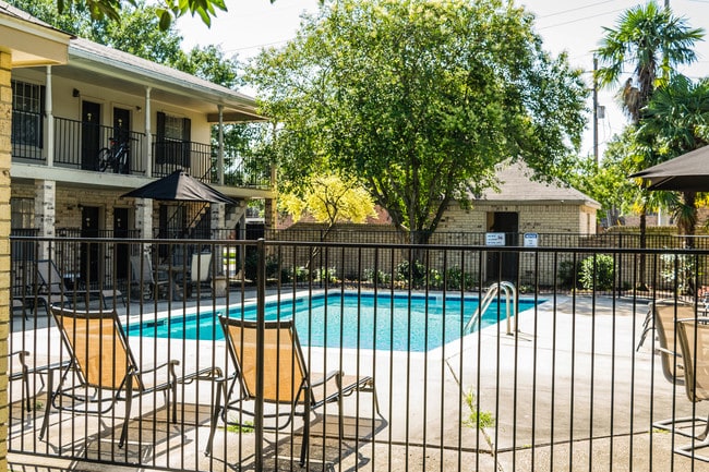 Photo - El Cid Apartments