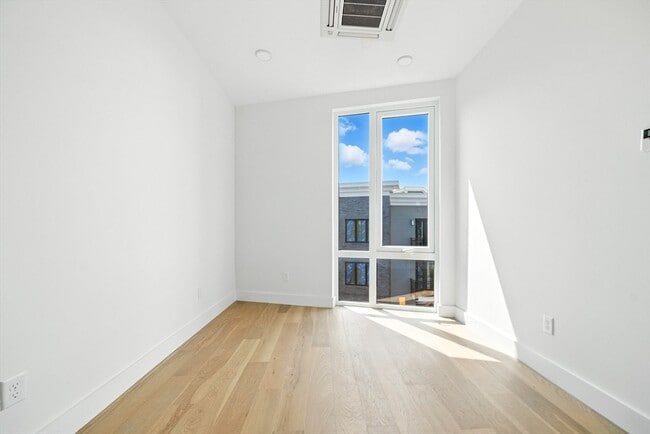 Photo - 38 Hichborn St Unit 203