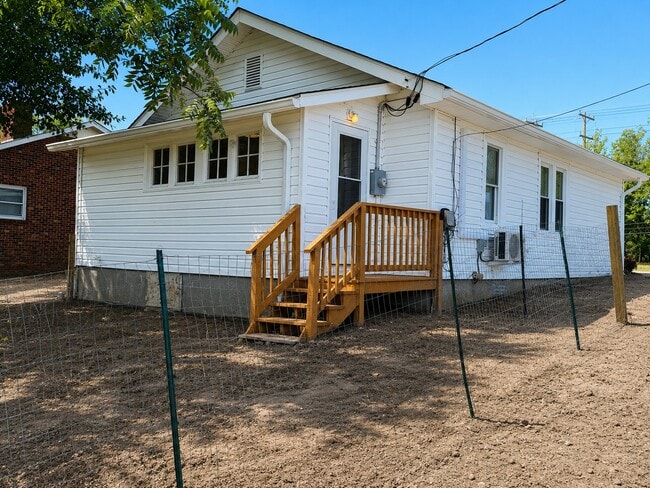 Photo - 1878 Sparta Rd