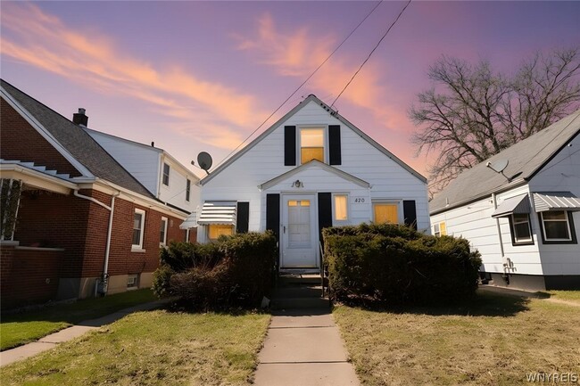 Building Photo - 420 25th St