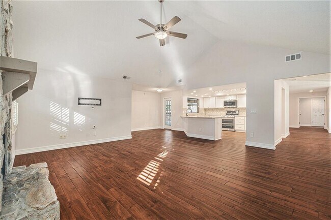 Photo - 505 Cullen Ct