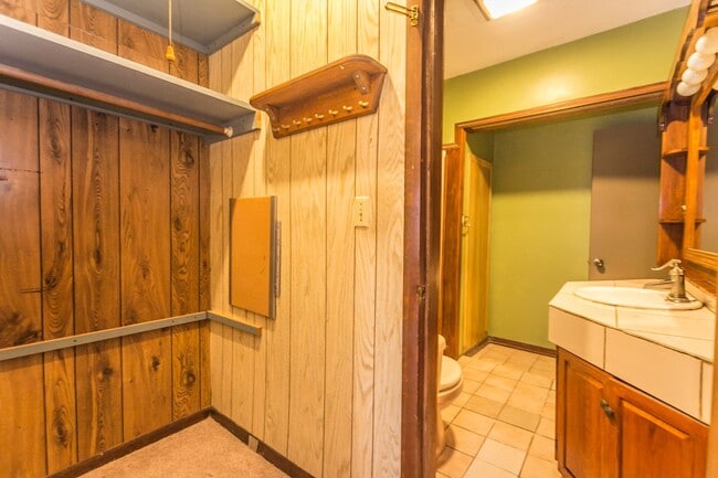 Photo - Spacious 3 bedroom with fenced in yard!