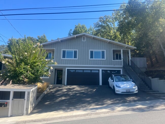 Building Photo - 3777 Sundale Rd Unit 1 Rental