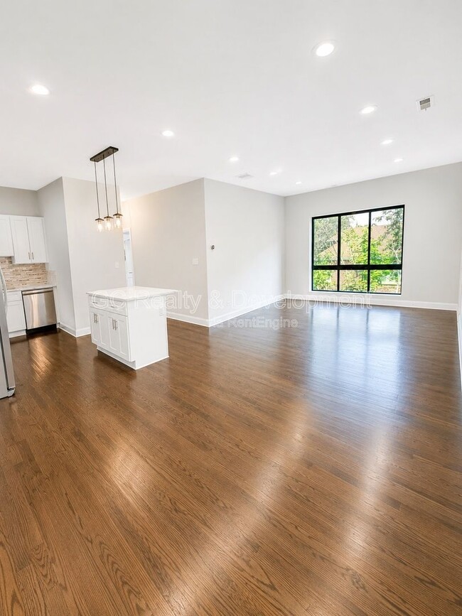Photo - 3437 S Morgan St Unit Apt 3w