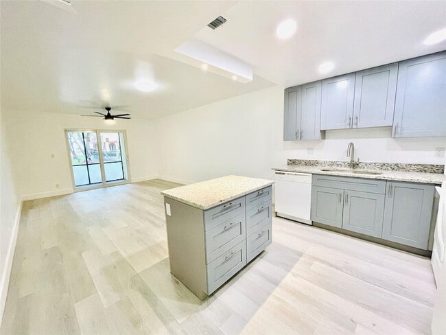 Photo - 257 S Cypress Rd Unit 414