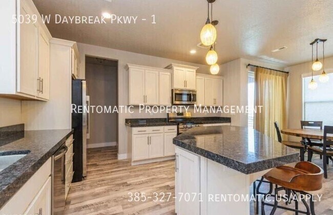 Photo - 5039 W Daybreak Pkwy Townhome