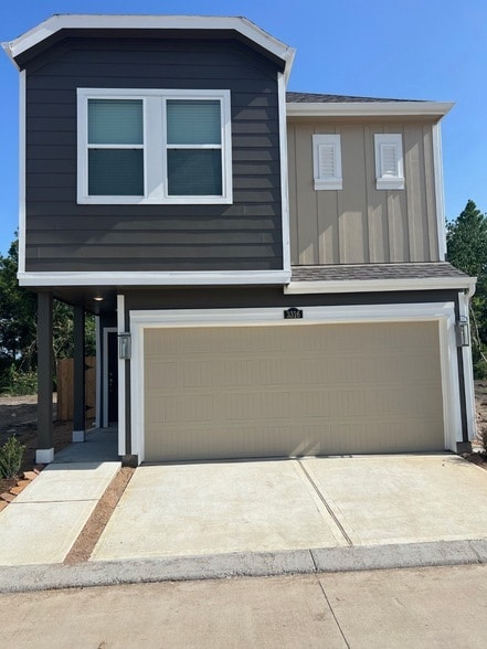 Building Photo - 3316 Vine Ter Trce