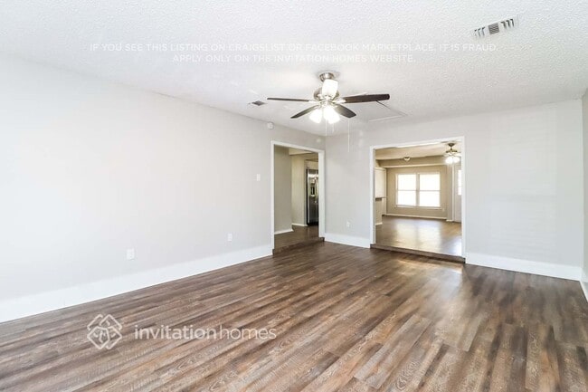 2212 W Oakdale Rd